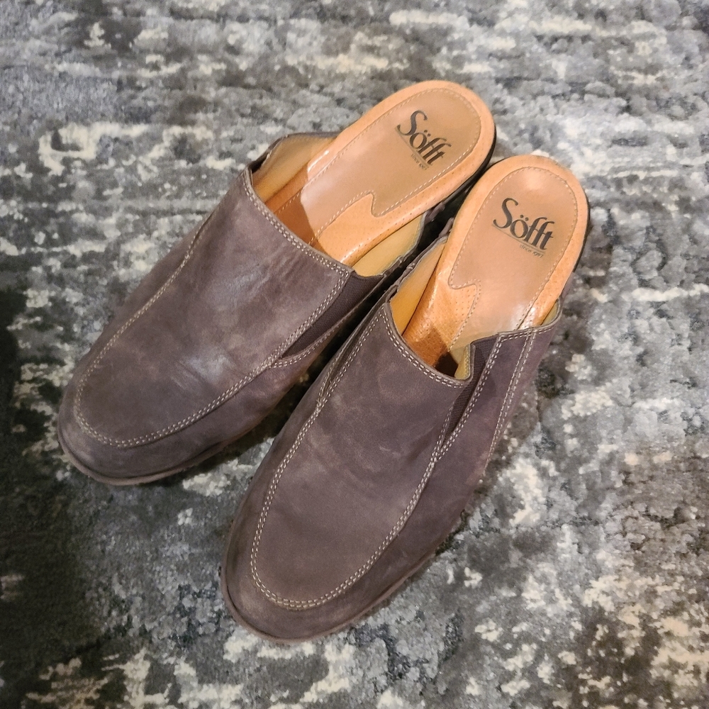 Sofft brown leather clogs sz 9